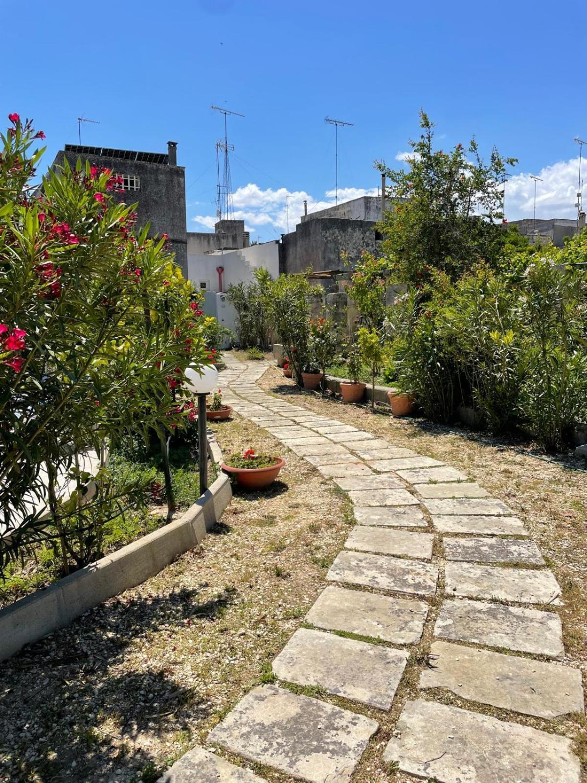 Casa Papadia Apartment Uggiano La Chiesa Luaran gambar